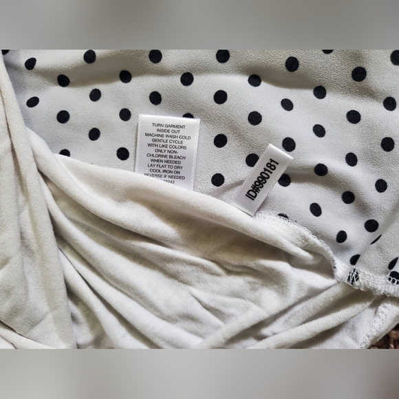 New York & Company polka dot top - Picture 7 of 8